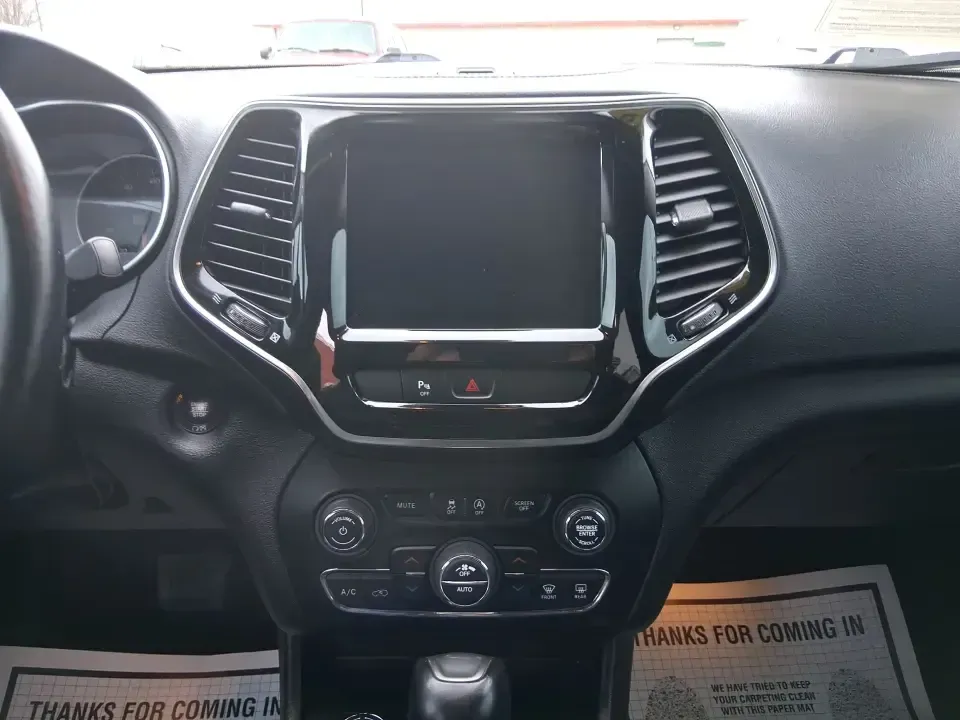 2019 Jeep Cherokee Limited 4x4 (1C4PJMDX5KD) with an 3.2L V6 DOHC 24V engine, 9A transmission, located at 1184 Kauffman Ave, Fairborn, OH, 45324, (937) 908-9800, 39.807072, -84.030914 - Load up the family, point the hood toward the next weekend getaway, and let the road decide the plan-this 2019 Jeep Cherokee Limited 4x4 is built for real-life Ohio driving, from rainy school runs to spontaneous trips up I75. With confident 4x4 capability, a smooth 9-speed automatic, and a strong 3. - Photo#13