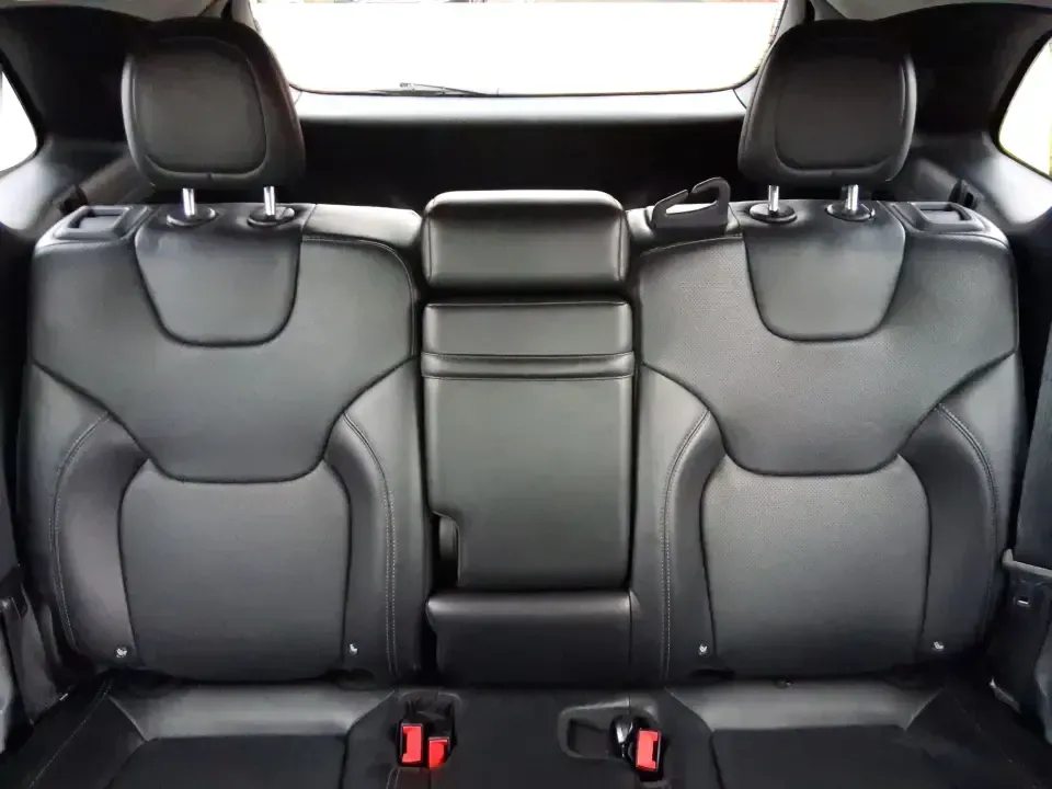 2019 Jeep Cherokee Limited 4x4 (1C4PJMDX5KD) with an 3.2L V6 DOHC 24V engine, 9A transmission, located at 1184 Kauffman Ave, Fairborn, OH, 45324, (937) 908-9800, 39.807072, -84.030914 - Load up the family, point the hood toward the next weekend getaway, and let the road decide the plan-this 2019 Jeep Cherokee Limited 4x4 is built for real-life Ohio driving, from rainy school runs to spontaneous trips up I75. With confident 4x4 capability, a smooth 9-speed automatic, and a strong 3. - Photo#14