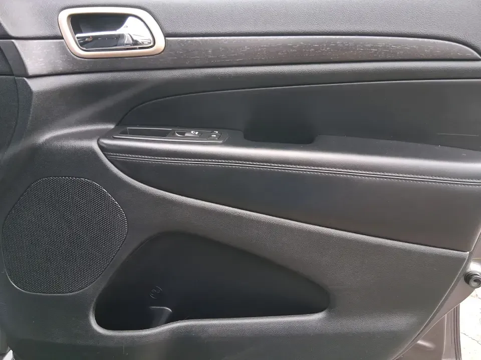 2015 Jeep Grand Cherokee Laredo (1C4RJFAG5FC) with an 3.6L V-6 DOHC engine, 8-Speed Automatic transmission, located at 1951 S Dayton Lakeview Rd., New Carlisle, OH, 45344, (937) 908-9800, 39.890999, -84.050255 - Need one SUV that can handle school drop-offs in the morning, a smooth I75 commute at lunchtime, and a last-minute weekend escape to the Miami Valley trails? This 2015 Jeep Grand Cherokee Laredo 4WD is built for real life in Troy, Ohio-comfortable enough for daily driving, confident enough for unpre - Photo#20