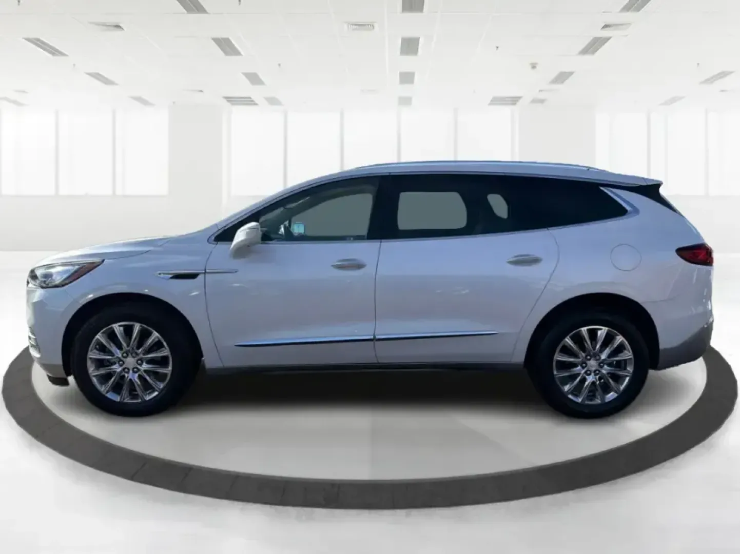 2018 Buick Enclave Premium (5GAEVBKW6JJ) with an 3.6L V-6 gasoline direct injection engine, 9A transmission, located at 1230 East Main St, Xenia, OH, 45385, (937) 908-9800, 39.688026, -83.910172 - Pack the kids, queue up a playlist, and point the nose toward your next weekend getaway-this 2018 Buick Enclave Premium is built for real life in Troy, Ohio, whether you're doing school drop-offs, a long commute down I-75, or a comfortable road trip to Dayton, Columbus, or the Miami Valley. With thr - Photo#5