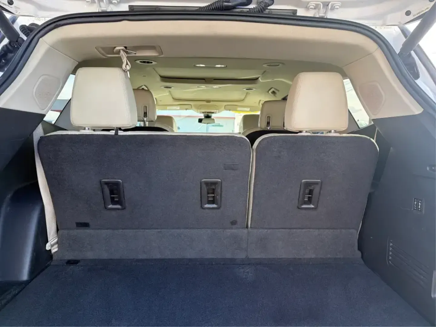 2018 Buick Enclave Premium (5GAEVBKW6JJ) with an 3.6L V-6 gasoline direct injection engine, 9A transmission, located at 1230 East Main St, Xenia, OH, 45385, (937) 908-9800, 39.688026, -83.910172 - Pack the kids, queue up a playlist, and point the nose toward your next weekend getaway-this 2018 Buick Enclave Premium is built for real life in Troy, Ohio, whether you're doing school drop-offs, a long commute down I-75, or a comfortable road trip to Dayton, Columbus, or the Miami Valley. With thr - Photo#12