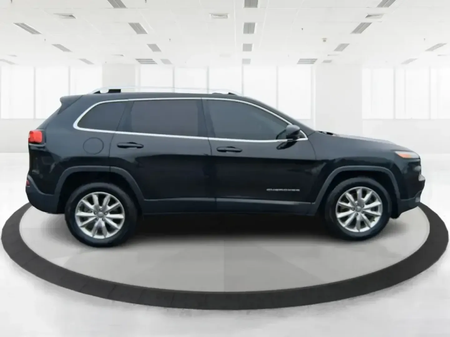 2015 Jeep Cherokee Limited (1C4PJMDBXFW) with an 2.4L L4 DOHC 16V engine, 9-Speed Automatic transmission, located at 401 Woodman Dr, Riverside, OH, 45431, (937) 908-9800, 39.760899, -84.123421 - Need one vehicle that can handle the weekday grind and still feel ready for a last-minute getaway? This 2015 Jeep Cherokee Limited 4WD in Brilliant Black Crystal Pearlcoat is built for Riverside life-comfortable for daily commutes, confident in Ohio weather, and versatile enough for road trips, socc - Photo#1