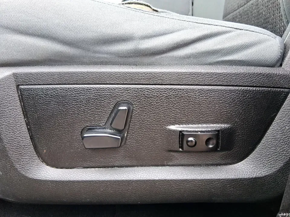 2019 Ram 1500 SLT Crew Cab 4x4 5'7 Box (1C6RR7LT2KS) with an 5.7L V8 OHV 16V engine, 8A transmission, located at 1099 N County Rd 25A, Troy, OH, 45373, (937) 908-9800, 40.057079, -84.212883 - Weekend projects, lake days, and long Midwest road trips all get easier when you've got a truck that can haul, tow, and still keep everyone comfortable. This **2019 Ram 1500 SLT Crew Cab 4x4 (5'7-in box)** is built for real life in **Troy, Ohio**-whether you're loading up gear for a day at **Hobart - Photo#17