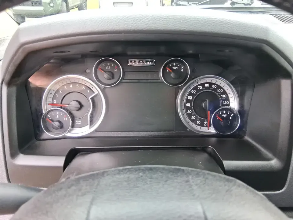 2019 Ram 1500 SLT Crew Cab SWB 4WD (1C6RR7LT2KS) with an 5.7L V8 OHV 16V engine, 8A transmission, located at 1230 East Main St, Xenia, OH, 45385, (937) 908-9800, 39.688026, -83.910172 - Built for Ohio weekends and hard-working weekdays, this 2019 Ram 1500 SLT Crew Cab SWB 4WD is the kind of truck that fits real life-towing a trailer to Caesar Creek, hauling home improvement supplies after a run down US-35, or loading up the family for a day at the Greene County Fairgrounds. Finishe - Photo#14