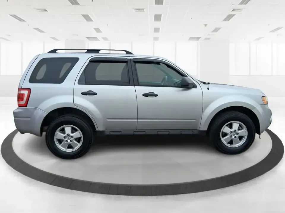 2012 Ford Escape XLT (1FMCU9D70CK) with an 2.5L L4 DOHC 16V engine, 6-Speed Automatic transmission, located at 1184 Kauffman Ave, Fairborn, OH, 45324, (937) 908-9800, 39.807072, -84.030914 - Need a dependable SUV that can handle Ohio's changing seasons, school drop-offs, and weekend getaways without stretching your budget? This **2012 Ford Escape XLT 4WD** is built for real life-comfortable for daily commuting, confident in rain or light snow, and sized just right for errands, road trip - Photo#1