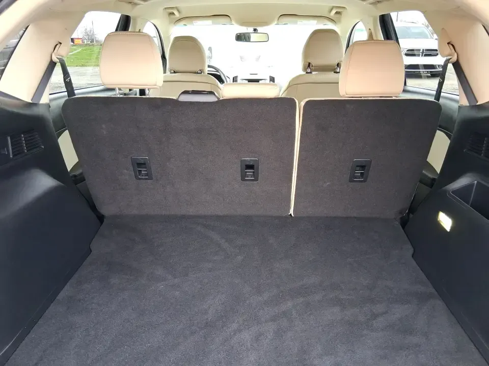 2015 Ford Edge SEL (2FMPK4J88FB) with an 3.5L V6 DOHC 24V engine, 6A transmission, located at 1951 S Dayton Lakeview Rd., New Carlisle, OH, 45344, (937) 908-9800, 39.890999, -84.050255 - Picture your next Ohio weekend: a quick grocery run through New Carlisle turns into a spontaneous drive out toward the Mad River, a family outing near the Clark County Fairgrounds, or an easy road trip down I70 and I675 with everyone comfortable and your gear packed. This 2015 Ford Edge SEL is built - Photo#12