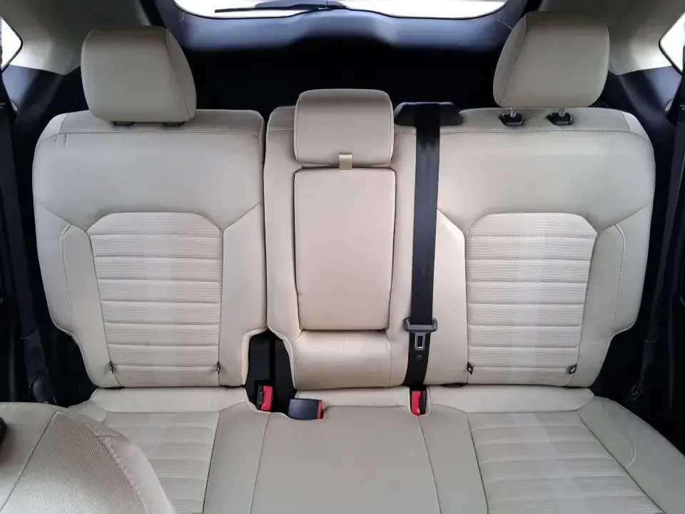 2015 Ford Edge SEL (2FMPK4J88FB) with an 3.5L V6 DOHC 24V engine, 6A transmission, located at 1099 N County Rd 25A, Troy, OH, 45373, (937) 908-9800, 40.057079, -84.212883 - Picture your next Ohio weekend: a quick grocery run through New Carlisle turns into a spontaneous drive out toward the Mad River, a family outing near the Clark County Fairgrounds, or an easy road trip down I70 and I675 with everyone comfortable and your gear packed. This 2015 Ford Edge SEL is built - Photo#14