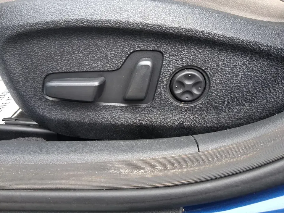 2015 Hyundai Sonata Limited (5NPE34AF5FH) with an 2.4L I-4 gasoline direct injection engine, 6-Speed Automatic transmission, located at 1099 N County Rd 25A, Troy, OH, 45373, (937) 908-9800, 40.057079, -84.212883 - Picture your next week going smoother: an easy highway commute up I75, a comfortable school drop-off run through Piqua, and a weekend drive to the Miami County Fairgrounds-all in a sedan that feels upscale without the upscale price. This **2015 Hyundai Sonata Limited** in **Lakeside Blue** is built - Photo#17