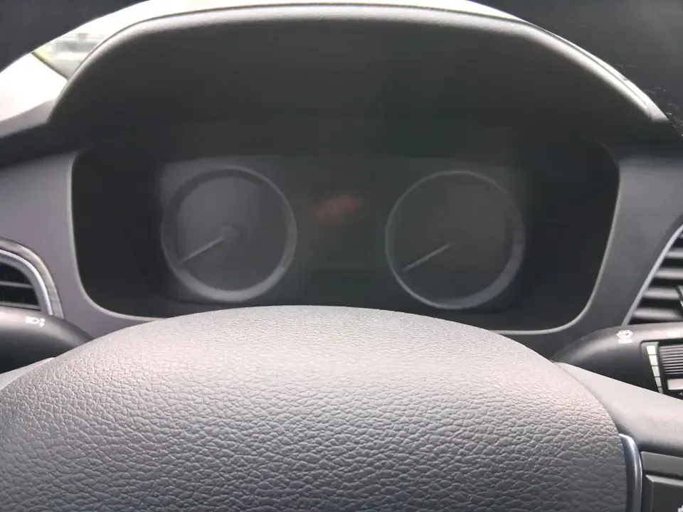 2015 Hyundai Sonata Limited (5NPE34AF5FH) with an 2.4L I-4 gasoline direct injection engine, 6-Speed Automatic transmission, located at 401 Woodman Dr, Riverside, OH, 45431, (937) 908-9800, 39.760899, -84.123421 - Picture your next week going smoother: an easy highway commute up I75, a comfortable school drop-off run through Piqua, and a weekend drive to the Miami County Fairgrounds-all in a sedan that feels upscale without the upscale price. This **2015 Hyundai Sonata Limited** in **Lakeside Blue** is built - Photo#15