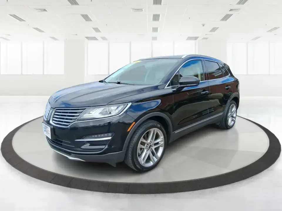 2017 Lincoln MKC Reserve (5LMCJ3D97HU) with an 2.0L L4 DOHC 16V engine, 6A transmission, located at 8750 N County Rd 25A, Piqua, OH, 45356, (937) 908-9800, 40.164391, -84.232513 - Picture your next road trip starting in Piqua with the family loaded up, playlists queued, and plenty of room for luggage-then finishing the day with a quiet, comfortable drive home on I75. This 2017 Lincoln MKC Reserve SUV is built for real life: long commutes, weekend getaways to Indian Lake, and - Photo#8