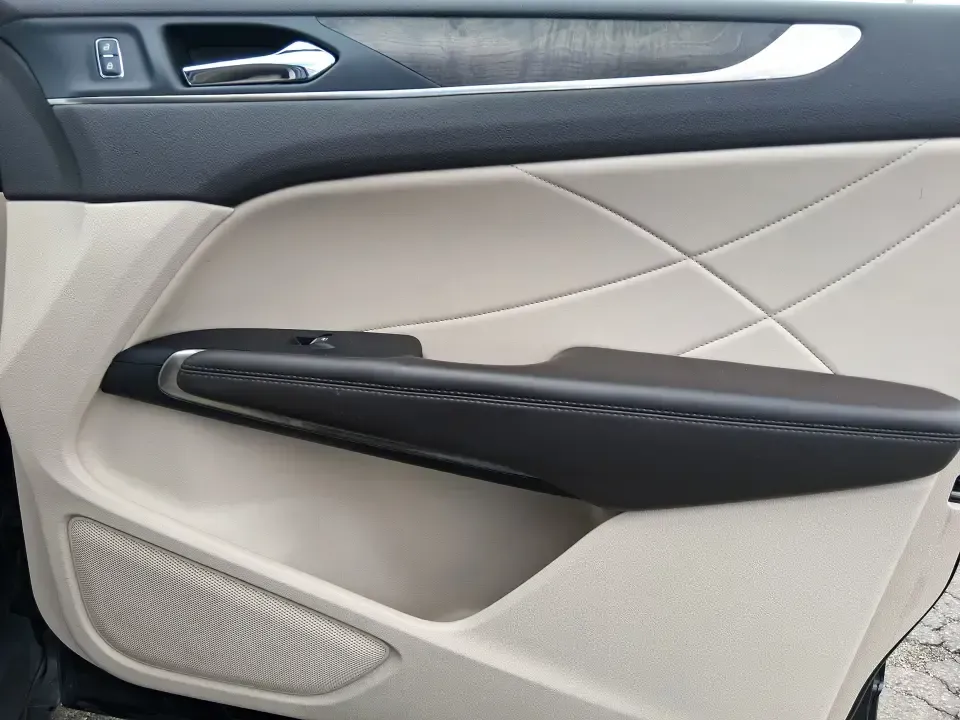 2017 Lincoln MKC Reserve (5LMCJ3D97HU) with an 2.0L L4 DOHC 16V engine, 6A transmission, located at 8750 N County Rd 25A, Piqua, OH, 45356, (937) 908-9800, 40.164391, -84.232513 - Picture your next road trip starting in Piqua with the family loaded up, playlists queued, and plenty of room for luggage-then finishing the day with a quiet, comfortable drive home on I75. This 2017 Lincoln MKC Reserve SUV is built for real life: long commutes, weekend getaways to Indian Lake, and - Photo#20