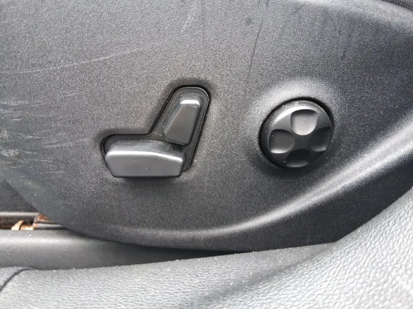 2014 Dodge Dart GT (1C3CDFEB0ED) with an MultiAir 2.4L I-4 variable valve control engine, located at 4508 South Dixie Dr, Moraine, OH, 45439, (937) 908-9800, 39.689976, -84.218452 - Need a smart, sporty commuter that feels upscale for daily runs between Moraine and downtown Dayton, yet still has the comfort for weekend getaways to Carillon Historical Park or a Reds day trip? This 2014 Dodge Dart GT in Bright White Clearcoat is the kind of sedan that fits real life-easy to park, - Photo#18