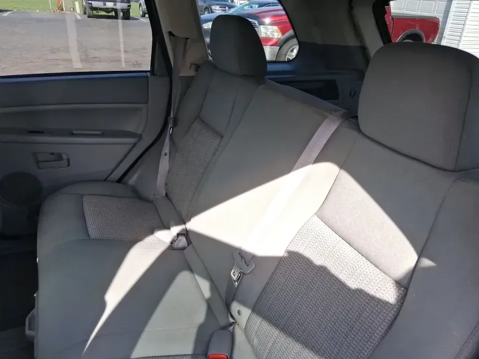 2007 Jeep Grand Cherokee Laredo (1J8GR48K47C) with an 3.7L V6 SOHC 12V engine, 5-Speed Automatic Overdrive transmission, located at 880 E. National Road, Vandalia, OH, 45377, (937) 908-9800, 39.891918, -84.183594 - Weekend getaways to the trails, winter commutes on slick Ohio roads, and family errands across town all get easier when you're in a capable SUV with true 4WD confidence. This **2007 Jeep Grand Cherokee Laredo** is built for drivers who want classic Jeep utility without giving up everyday comfort-ide - Photo#10