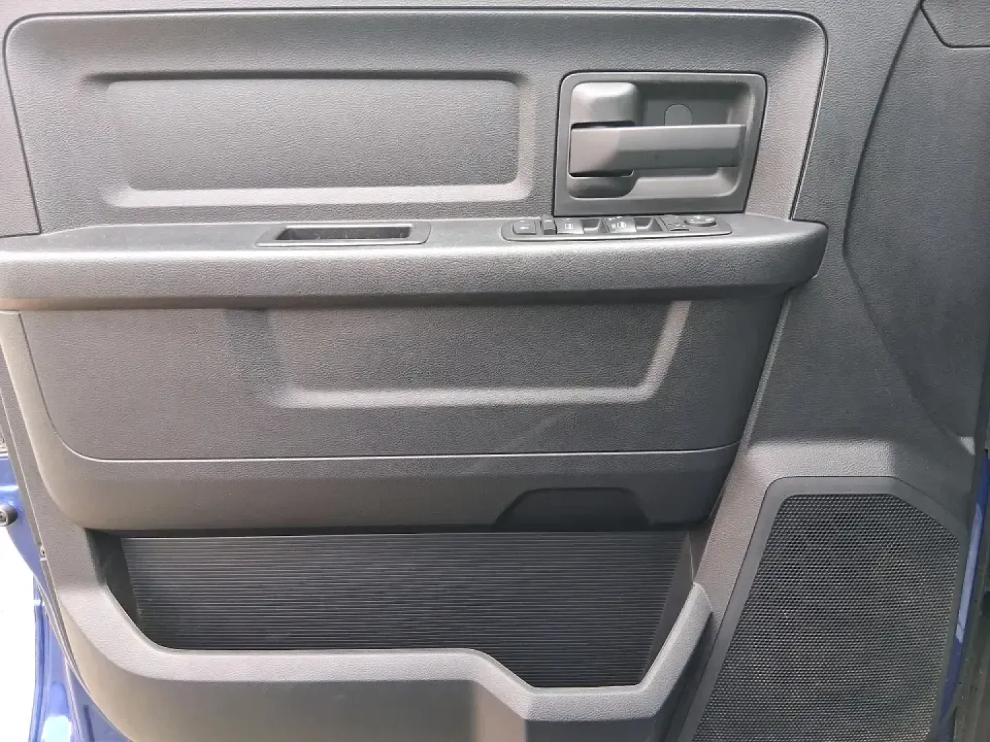 2015 Ram 1500 Express (3C6RR7KT8FG) with an 5.7L V8 OHV 16V engine, 6-Speed Automatic transmission, located at 1099 N County Rd 25A, Troy, OH, 45373, (937) 908-9800, 40.057079, -84.212883 - Need a truck that can handle weekday work, weekend projects, and spur-of-the-moment road trips to Indian Lake without flinching? This 2015 Ram 1500 Express Crew Cab is built for real life in West Central Ohio-comfortable enough for the daily commute, strong enough for towing and hauling, and roomy e - Photo#17