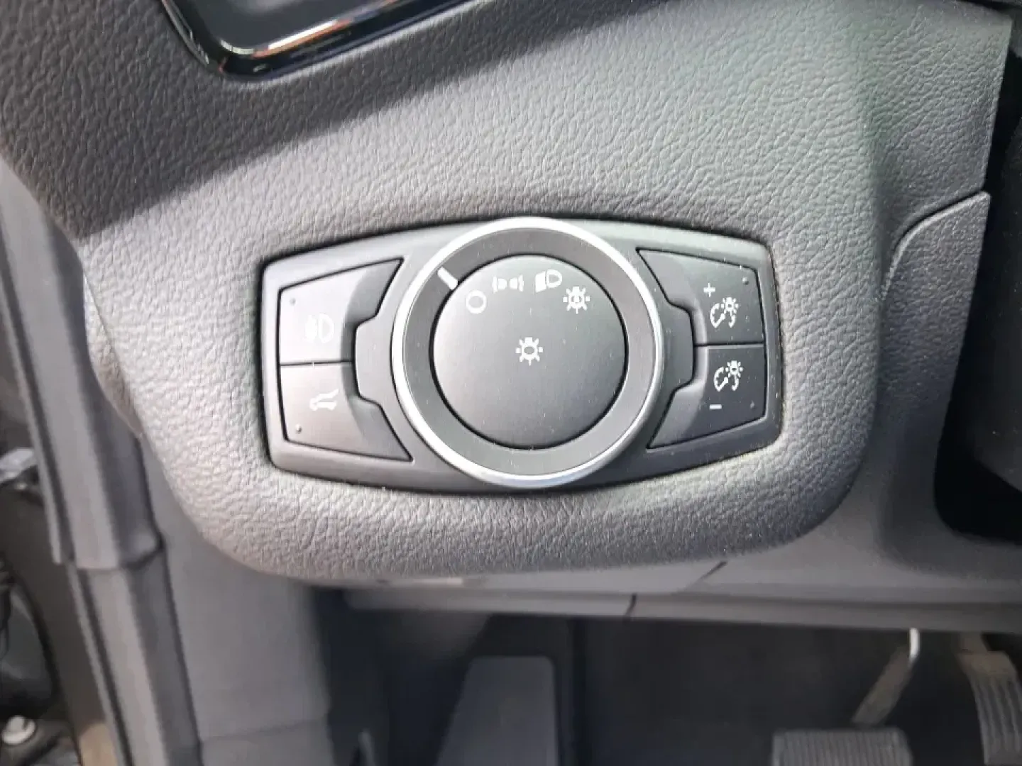 2018 Ford Escape Titanium (1FMCU9J94JU) with an EcoBoost 2L I-4 gasoline direct injection engine, 6A transmission, located at 4508 South Dixie Dr, Moraine, OH, 45439, (937) 908-9800, 39.689976, -84.218452 - Pack up the kids, load the groceries, or point the hood toward a weekend getaway-this 2018 Ford Escape Titanium is the kind of compact SUV that fits real life in Moraine. With confident capability for Ohio weather and a comfortable, tech-forward cabin, it's ideal for long commutes down I-75, quick e- Photo#17