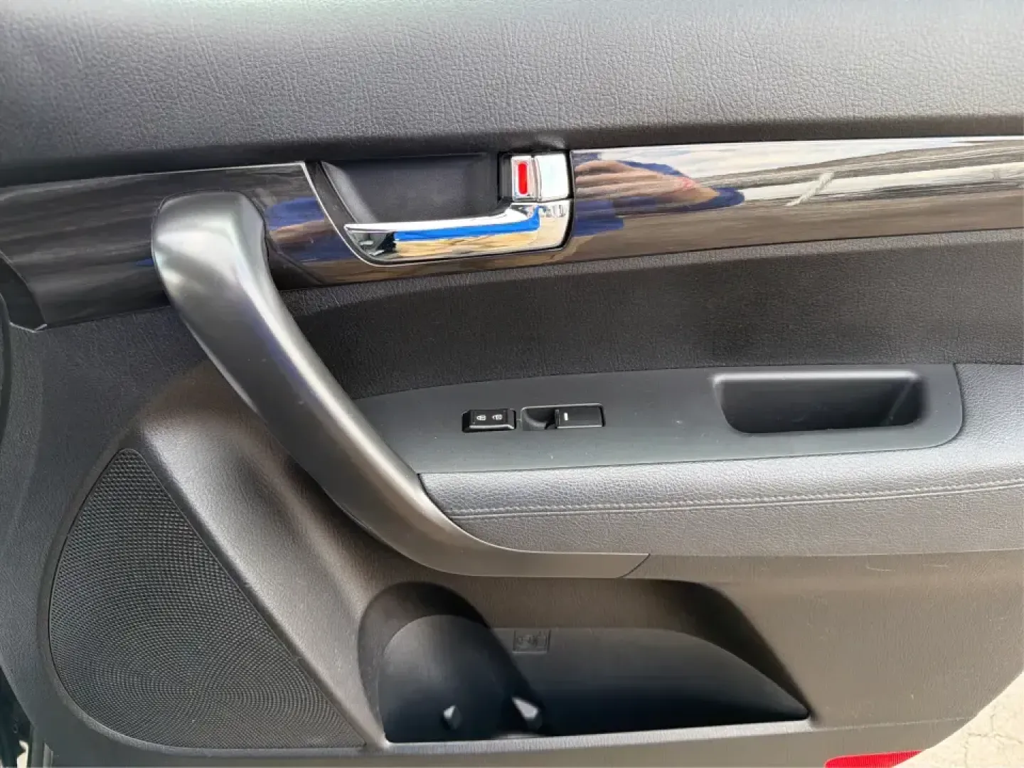 2012 Kia Sorento LX (5XYKT3A68CG) with an 2.4L I-4 gasoline direct injection engine, 6-Speed Automatic transmission, located at 1230 East Main St, Xenia, OH, 45385, (937) 908-9800, 39.688026, -83.910172 - Weekend getaways to John Bryan State Park, daily school drop-offs around Xenia, or an easy commute toward Beavercreek and Dayton-this Ebony Black 2012 Kia Sorento LX is the kind of SUV that fits real life. With practical space, confident road manners, and comfort features you'll appreciate on longer - Photo#18