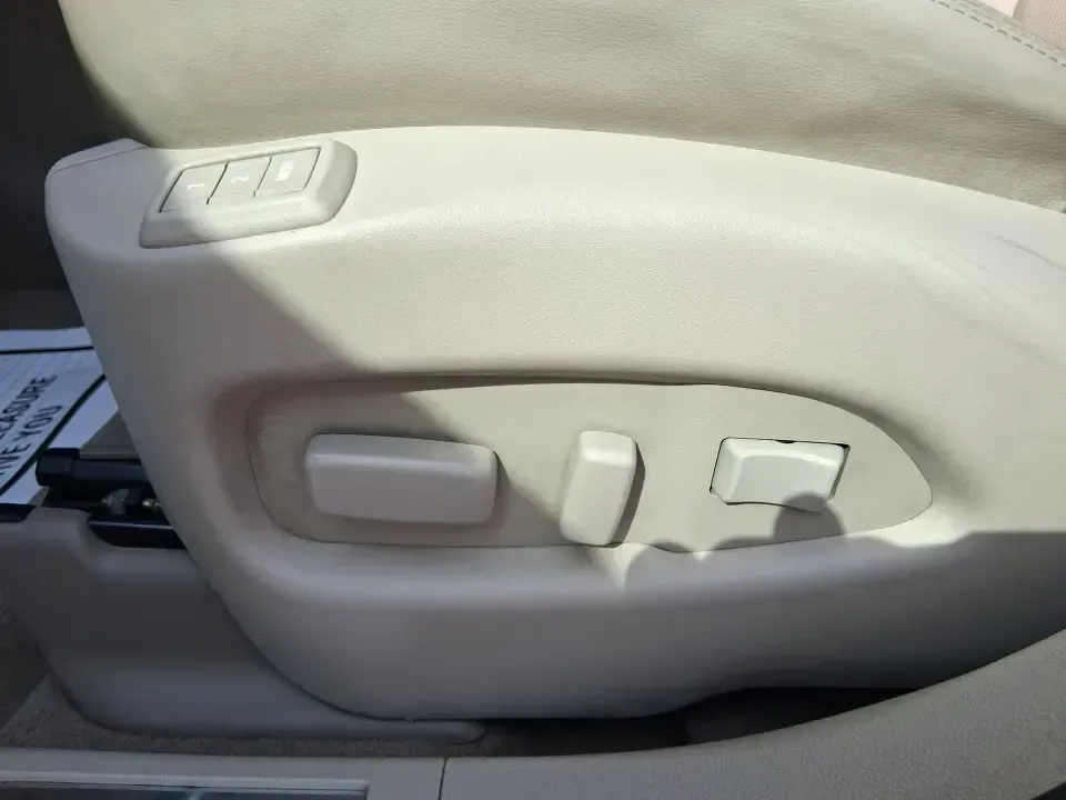 2011 Cadillac SRX Performance Collection (3GYFNEEY2BS) with an Ecotec 3L V-6 gasoline direct injection engine, 6-Speed Automatic transmission, located at 4508 South Dixie Dr, Moraine, OH, 45439, (937) 908-9800, 39.689976, -84.218452 - Picture your next road trip out of Moraine: the family loaded up, playlists ready, and plenty of space for sports gear, groceries, or weekend bags-without giving up comfort or style. This 2011 Cadillac SRX Performance Collection is the kind of SUV that fits real life in the Miami Valley: confident f - Photo#18