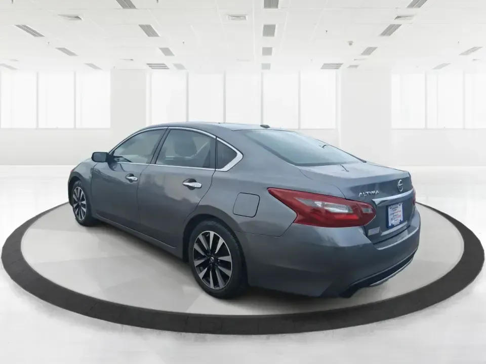 2018 Nissan Altima 2.5 SV (1N4AL3AP0JC) with an 2.5L I-4 DOHC engine, CVT transmission, located at 8750 N County Rd 25A, Piqua, OH, 45356, (937) 908-9800, 40.164391, -84.232513 - Make every mile easier-whether you're tackling a long commute down I75, running kids to practice after school, or planning a weekend day trip to the Miami County Fairgrounds. This 2018 Nissan Altima 2.5 SV in Gun Metallic is the kind of comfortable, efficient sedan that fits real-life schedules in P - Photo#4