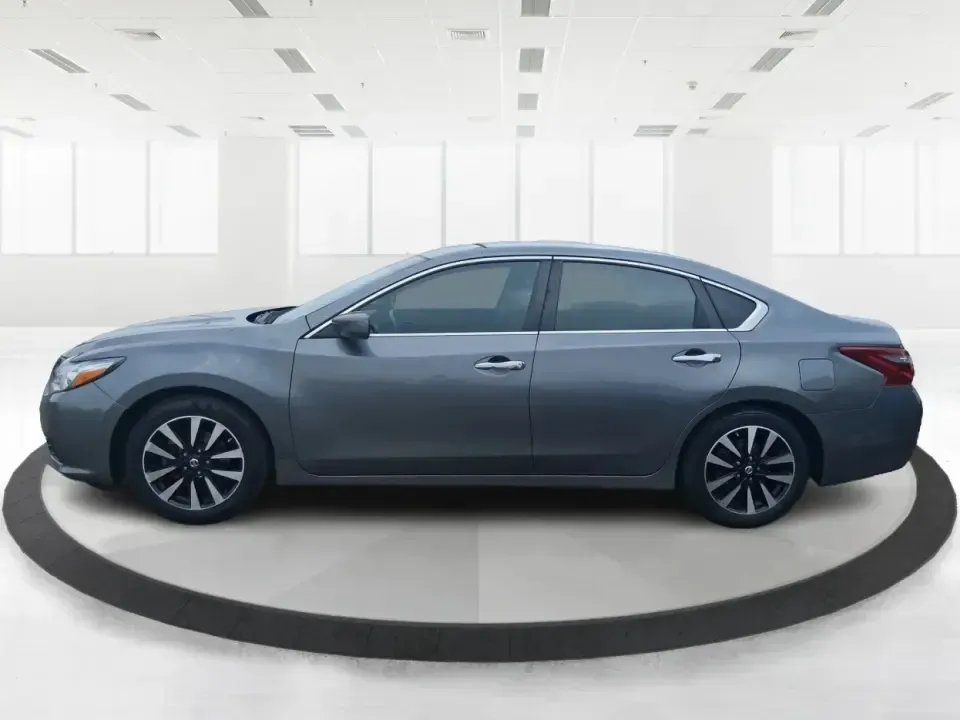 2018 Nissan Altima 2.5 SV (1N4AL3AP0JC) with an 2.5L I-4 DOHC engine, CVT transmission, located at 4508 South Dixie Dr, Moraine, OH, 45439, (937) 908-9800, 39.689976, -84.218452 - Make every mile easier-whether you're tackling a long commute down I75, running kids to practice after school, or planning a weekend day trip to the Miami County Fairgrounds. This 2018 Nissan Altima 2.5 SV in Gun Metallic is the kind of comfortable, efficient sedan that fits real-life schedules in P - Photo#5