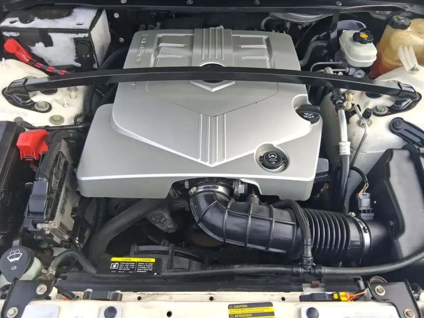 2007 Cadillac SRX V6 (1GYEE637370) with an 3.6L V-6 DOHC engine, 5-Speed Automatic Overdrive transmission, located at 8750 N County Rd 25A, Piqua, OH, 45356, (937) 908-9800, 40.164391, -84.232513 - Make your daily commute up I75 feel first-class, turn school drop-offs into a comfortable routine, and still have an SUV ready for weekend runs to Indian Lake or a quick getaway to downtown Troy. This 2007 Cadillac SRX V6 delivers the kind of upscale ride and practical versatility that fits real lif - Photo#11