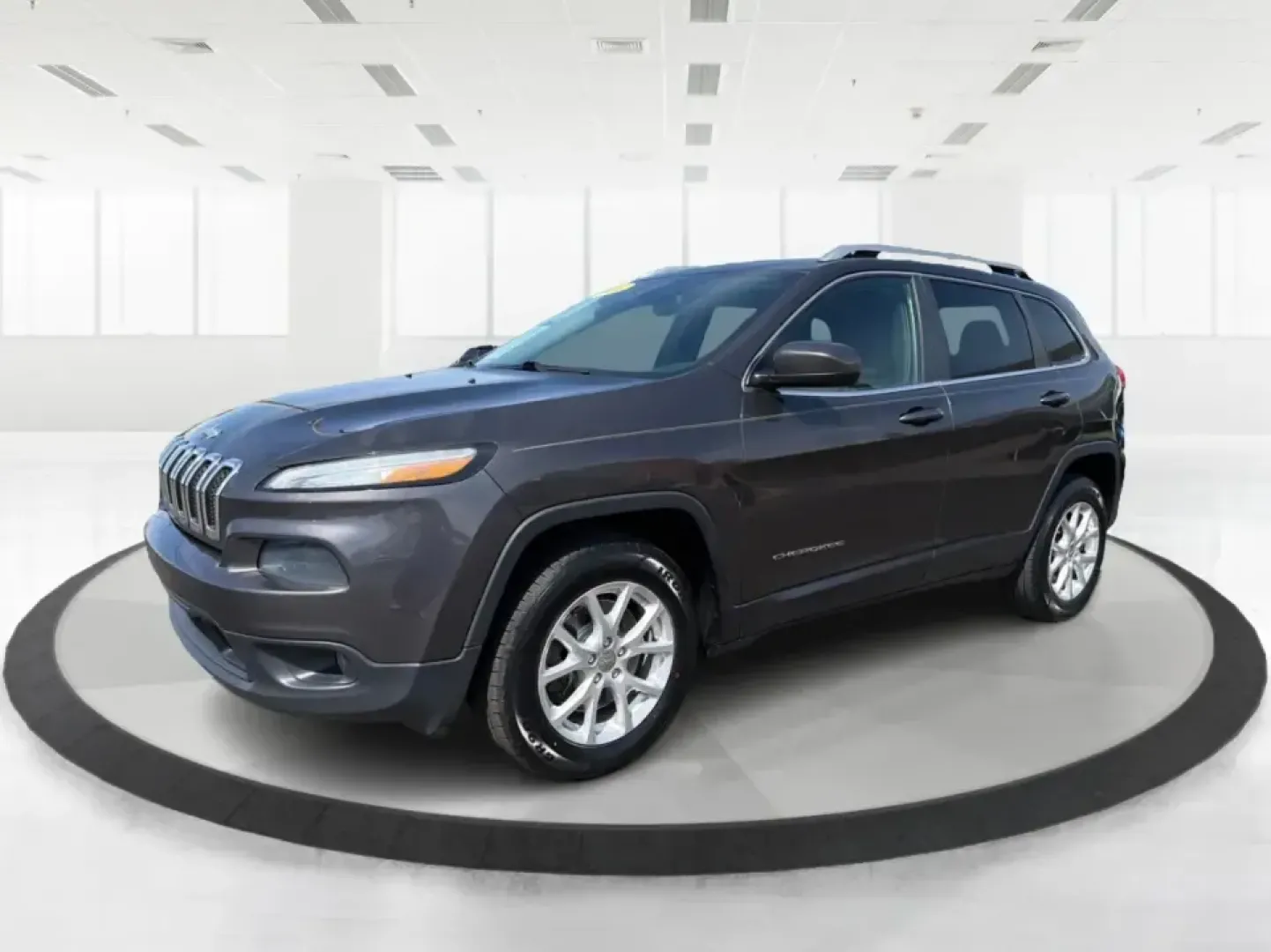 2014 Jeep Cherokee Latitude (1C4PJMCS8EW) with an 3.2L V6 DOHC 24V engine, 9-Speed Automatic transmission, located at 880 E. National Road, Vandalia, OH, 45377, (937) 908-9800, 39.891918, -84.183594 - Weekend escapes to Taylorsville MetroPark, snowy school drop-offs, or a comfortable daily commute down I75-this 2014 Jeep Cherokee Latitude is built for the Vandalia, OH lifestyle. With confident 4WD/AWD capability, a smooth 9Speed Automatic transmission, and a strong 3.2L V6 DOHC 24V engine, it's t - Photo#8