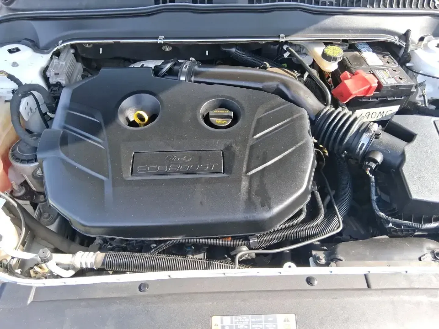 2016 Ford Fusion SE (3FA6P0H91GR) with an 2.0L L4 DOHC 16V engine, 6-Speed Automatic transmission, located at 880 E. National Road, Vandalia, OH, 45377, (937) 908-9800, 39.891918, -84.183594 - Need a dependable commuter that can handle I75 traffic, school drop-offs, and weekend runs to Dayton without draining your budget? This 2016 Ford Fusion SE in Oxford White is the kind of practical, comfortable sedan that fits real life in Vandalia-smooth for daily driving, efficient on regular unlea - Photo#11