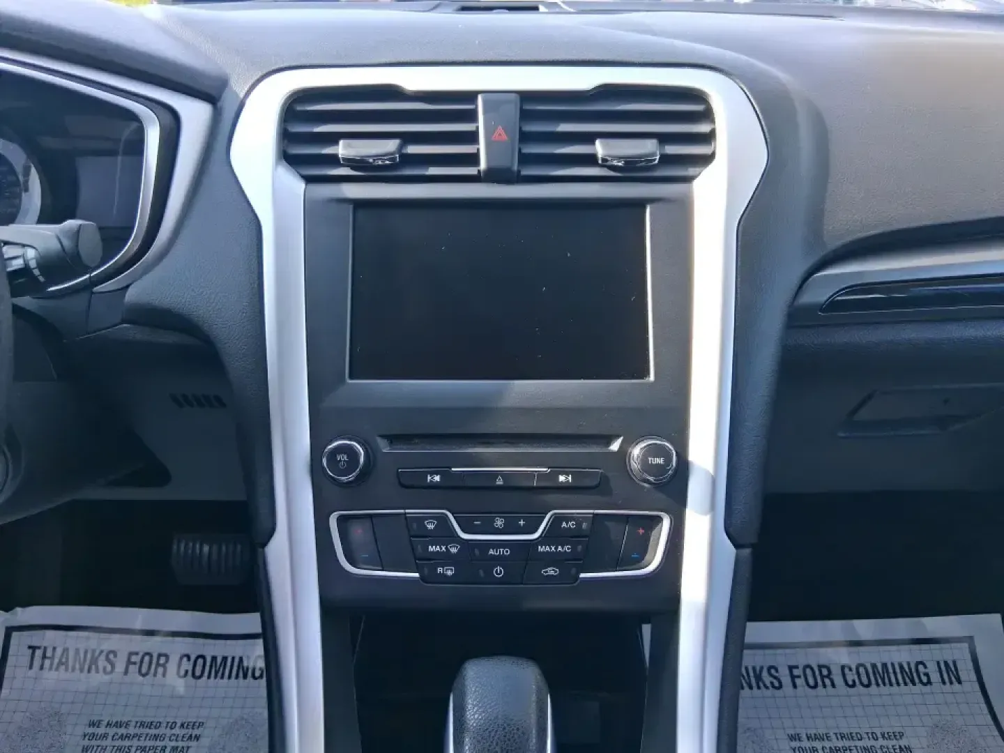 2016 Ford Fusion SE (3FA6P0H91GR) with an 2.0L L4 DOHC 16V engine, 6-Speed Automatic transmission, located at 880 E. National Road, Vandalia, OH, 45377, (937) 908-9800, 39.891918, -84.183594 - Need a dependable commuter that can handle I75 traffic, school drop-offs, and weekend runs to Dayton without draining your budget? This 2016 Ford Fusion SE in Oxford White is the kind of practical, comfortable sedan that fits real life in Vandalia-smooth for daily driving, efficient on regular unlea - Photo#13