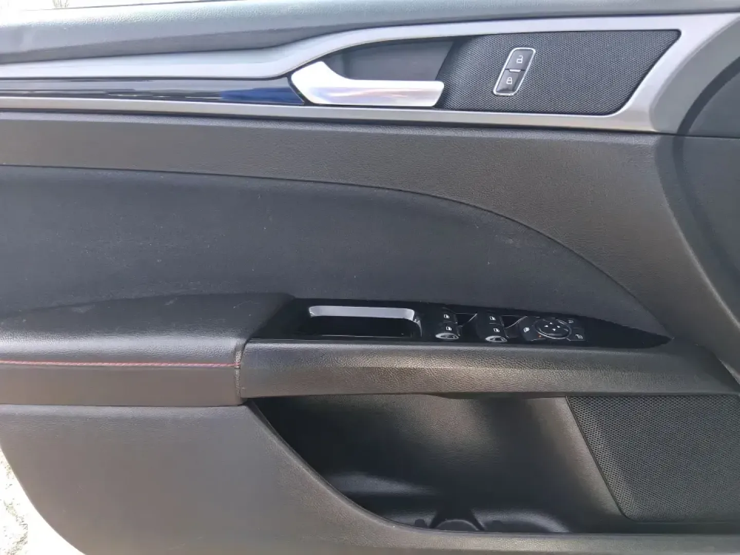 2016 Ford Fusion SE (3FA6P0H91GR) with an 2.0L L4 DOHC 16V engine, 6-Speed Automatic transmission, located at 880 E. National Road, Vandalia, OH, 45377, (937) 908-9800, 39.891918, -84.183594 - Need a dependable commuter that can handle I75 traffic, school drop-offs, and weekend runs to Dayton without draining your budget? This 2016 Ford Fusion SE in Oxford White is the kind of practical, comfortable sedan that fits real life in Vandalia-smooth for daily driving, efficient on regular unlea - Photo#19