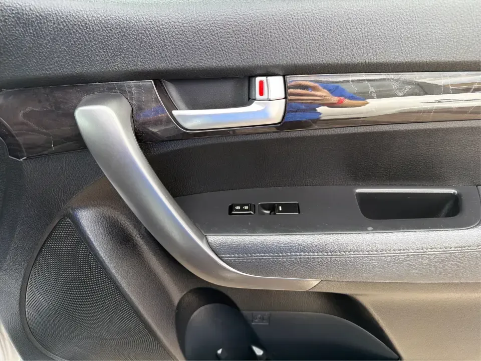 2014 Kia Sorento LX V6 (5XYKTDA74EG) with an Lambda II 3.3L V-6 gasoline direct injection engine, 6-Speed Automatic transmission, located at 8750 N County Rd 25A, Piqua, OH, 45356, (937) 908-9800, 40.164391, -84.232513 - Picture your next Ohio weekend: the kids loaded up for a day at Johnston Farm and Indian Agency, groceries stowed for the week, and enough power on tap to handle I75 merges without breaking a sweat. This 2014 Kia Sorento LX V6 in Bright Silver is the kind of do-it-all SUV that fits real life in Pi - Photo#19