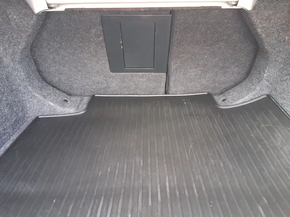 2015 Chrysler 200 C (1C3CCCCG6FN) with an 3.6L V6 DOHC 24V FFV engine, 9-Speed Automatic transmission, located at 8750 N County Rd 25A, Piqua, OH, 45356, (937) 908-9800, 40.164391, -84.232513 - Need a dependable sedan for the daily commute up I75, quick school drop-offs, or a comfortable weekend drive to downtown Piqua and the Great Miami River Trail? This 2015 Chrysler 200 C is the kind of practical-yet-upgraded ride that fits real life-quiet on longer trips, easy to park around local sho - Photo#12