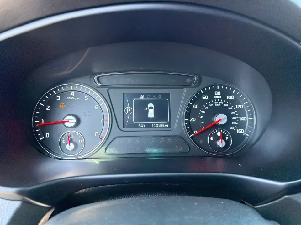 2017 Kia Sorento L 2WD (5XYPG4A33HG) with an 2.4L L4 DOHC 16V engine, 6A transmission, located at 1230 East Main St, Xenia, OH, 45385, (937) 908-9800, 39.688026, -83.910172 - Need a practical SUV for school runs, long commutes to Dayton, and weekend getaways to Caesar Creek-without sacrificing comfort or cargo space? This **2017 Kia Sorento L 2WD** is a smart pick for busy families, first-time buyers, and budget-conscious drivers who want a roomy 5-passenger SUV that's e- Photo#15