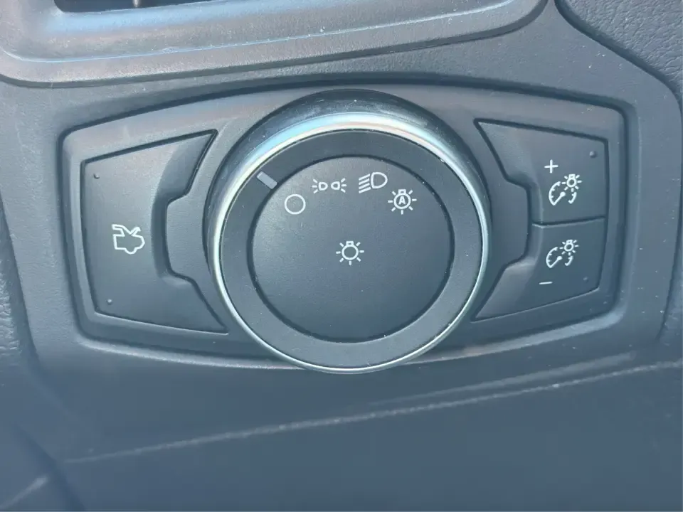 2018 Ford Focus SE (1FADP3FE5JL) with an 1.0L L3 engine, Automatic transmission, located at 1230 East Main St, Xenia, OH, 45385, (937) 908-9800, 39.688026, -83.910172 - Need a smart, budget-friendly commuter that's easy to live with all week and still ready for a spontaneous weekend escape? This 2018 Ford Focus SE sedan in eye-catching Lightning Blue Metallic is a practical pick for daily drives to Dayton, school drop-offs, and quick errands around Xenia-while keep - Photo#17