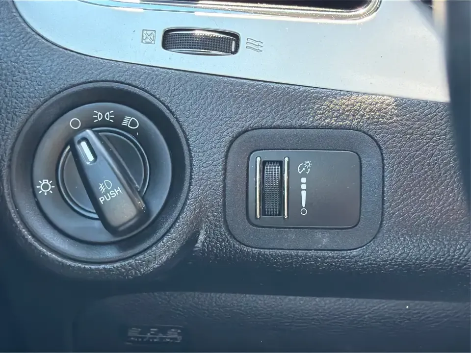 2014 Dodge Journey SXT (3C4PDDBG0ET) with an 3.6L V-6 DOHC engine, 6-Speed Automatic transmission, located at 1184 Kauffman Ave, Fairborn, OH, 45324, (937) 908-9800, 39.807072, -84.030914 - Pack up the kids, the dog, and the weekend bags-this 2014 Dodge Journey SXT is the kind of SUV that makes everyday life in Troy easier and spontaneous road trips feel completely doable. Whether you're tackling school drop-offs, commuting to Dayton, or planning a family day at the Miami County Fairgr - Photo#17