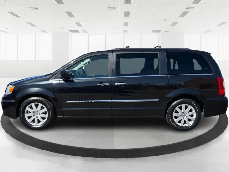 2016 Chrysler Town and Country Touring (2C4RC1BG5GR) with an Pentastar 3.6L V-6 DOHC engine, 6A transmission, located at 8750 N County Rd 25A, Piqua, OH, 45356, (937) 908-9800, 40.164391, -84.232513 - Load up the kids, the cooler, and the weekend plans-this 2016 Chrysler Town and Country Touring is the kind of family-first van that makes school drop-offs, long commutes, and road trips feel effortless. With its roomy passenger-van layout, versatile seating, and comfort features that keep everyon - Photo#5