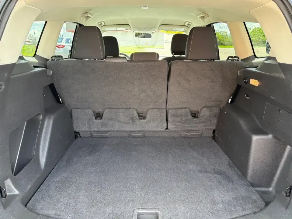 2018 Ford Escape SE (1FMCU0GD2JU) with an 1.5L L4 DOHC 16V engine, 6A transmission, located at 1951 S Dayton Lakeview Rd., New Carlisle, OH, 45344, (937) 908-9800, 39.890999, -84.050255 - Picture your next easy-to-live-with SUV: something that handles weekday commutes down I70, last-minute grocery runs near Brandt Pike, and weekend getaways to Buck Creek State Park without draining your budget. This 2018 Ford Escape SE is built for real life in Clark County-comfortable, efficient, an - Photo#11