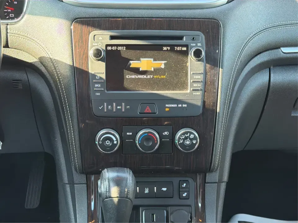 2017 Chevrolet Traverse 1LT (1GNKRGKD6HJ) with an 3.6L V-6 gasoline direct injection engine, 6A transmission, located at 8750 N County Rd 25A, Piqua, OH, 45356, (937) 908-9800, 40.164391, -84.232513 - Road trips to Indian Lake, busy school mornings, and comfortable daily commutes down I75 are exactly what this SUV was built for. If you need a three-row family hauler that still feels confident and composed on Ohio back roads, this **2017 Chevrolet Traverse 1LT** in **Tungsten Metallic** delivers t - Photo#13