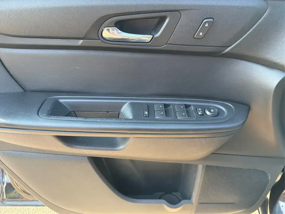 2017 Chevrolet Traverse 1LT (1GNKRGKD6HJ) with an 3.6L V-6 gasoline direct injection engine, 6A transmission, located at 8750 N County Rd 25A, Piqua, OH, 45356, (937) 908-9800, 40.164391, -84.232513 - Road trips to Indian Lake, busy school mornings, and comfortable daily commutes down I75 are exactly what this SUV was built for. If you need a three-row family hauler that still feels confident and composed on Ohio back roads, this **2017 Chevrolet Traverse 1LT** in **Tungsten Metallic** delivers t - Photo#19