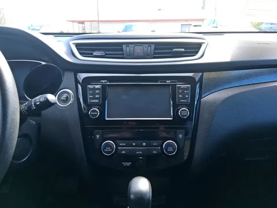 2015 Nissan Rogue SL (5N1AT2MVXFC) with an 2.5L I-4 DOHC engine, Continuously Variable Transmission transmission, located at 1230 East Main St, Xenia, OH, 45385, (937) 908-9800, 39.688026, -83.910172 - Picture your next Ohio weekend: loading up the kids and the cooler, merging onto US35 for a quick run to Wright-Patterson Air Force Base, or taking a scenic drive through John Bryan State Park-without stressing over winter weather, space, or comfort. This 2015 Nissan Rogue SL in Gun Metallic is the - Photo#13