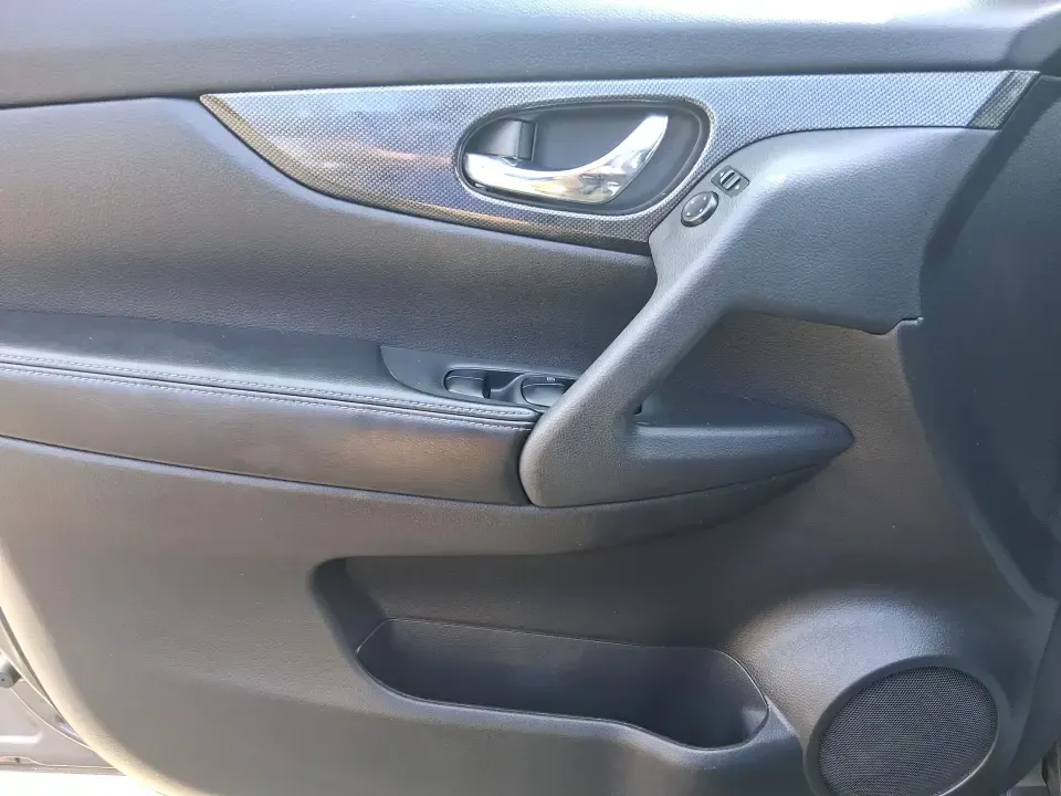 2015 Nissan Rogue SL (5N1AT2MVXFC) with an 2.5L I-4 DOHC engine, Continuously Variable Transmission transmission, located at 1230 East Main St, Xenia, OH, 45385, (937) 908-9800, 39.688026, -83.910172 - Picture your next Ohio weekend: loading up the kids and the cooler, merging onto US35 for a quick run to Wright-Patterson Air Force Base, or taking a scenic drive through John Bryan State Park-without stressing over winter weather, space, or comfort. This 2015 Nissan Rogue SL in Gun Metallic is the - Photo#18