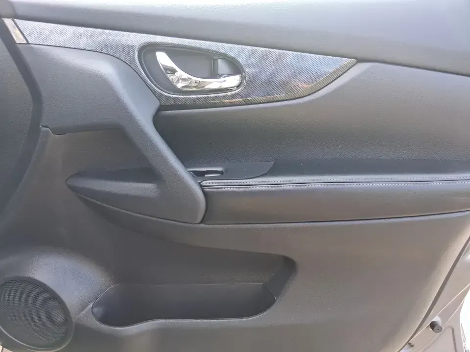 2015 Nissan Rogue SL (5N1AT2MVXFC) with an 2.5L I-4 DOHC engine, Continuously Variable Transmission transmission, located at 1230 East Main St, Xenia, OH, 45385, (937) 908-9800, 39.688026, -83.910172 - Picture your next Ohio weekend: loading up the kids and the cooler, merging onto US35 for a quick run to Wright-Patterson Air Force Base, or taking a scenic drive through John Bryan State Park-without stressing over winter weather, space, or comfort. This 2015 Nissan Rogue SL in Gun Metallic is the - Photo#19