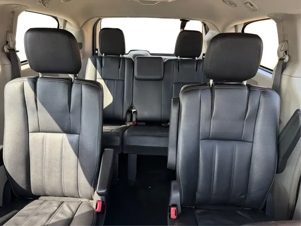 2016 Chrysler Town and Country Touring (2C4RC1BGXGR) with an Pentastar 3.6L V-6 DOHC engine, 6A transmission, located at 1184 Kauffman Ave, Fairborn, OH, 45324, (937) 908-9800, 39.807072, -84.030914 - Life gets busy fast-school drop-offs, long commutes, weekend tournaments, and the occasional road trip to reset. The 2016 Chrysler Town and Country Touring is built for that real-life rhythm, giving you minivan practicality with comfort features that make every mile easier. Finished in Brilliant B - Photo#14