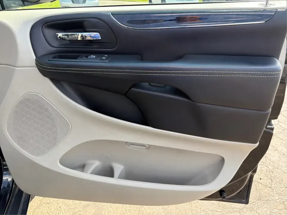 2016 Chrysler Town and Country Touring (2C4RC1BGXGR) with an Pentastar 3.6L V-6 DOHC engine, 6A transmission, located at 1184 Kauffman Ave, Fairborn, OH, 45324, (937) 908-9800, 39.807072, -84.030914 - Life gets busy fast-school drop-offs, long commutes, weekend tournaments, and the occasional road trip to reset. The 2016 Chrysler Town and Country Touring is built for that real-life rhythm, giving you minivan practicality with comfort features that make every mile easier. Finished in Brilliant B - Photo#20