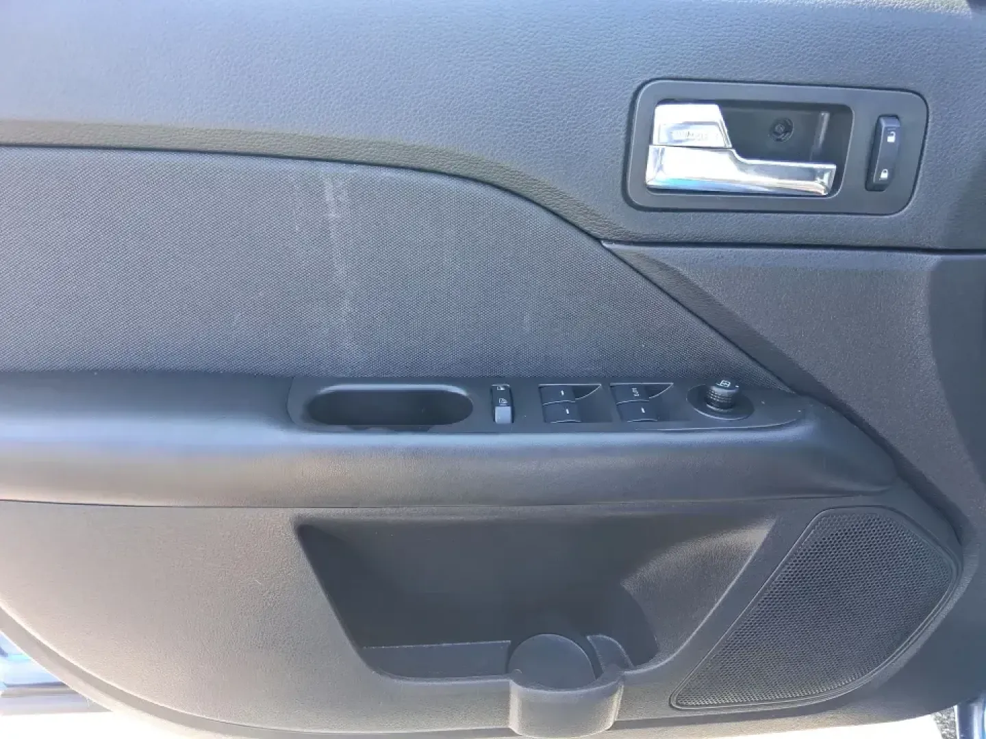 2012 Ford Fusion SE (3FAHP0HAXCR) with an 2.5L L4 DOHC 16V engine, located at 401 Woodman Dr, Riverside, OH, 45431, (937) 908-9800, 39.760899, -84.123421 - Start your next chapter in a sedan that fits real life-school drop-offs, long commutes to Wright-Patterson AFB, and easy weekend drives out toward Carillon Historical Park or along the Great Miami River. This 2012 Ford Fusion SE is a practical, comfortable daily driver with the style to feel like an- Photo#19