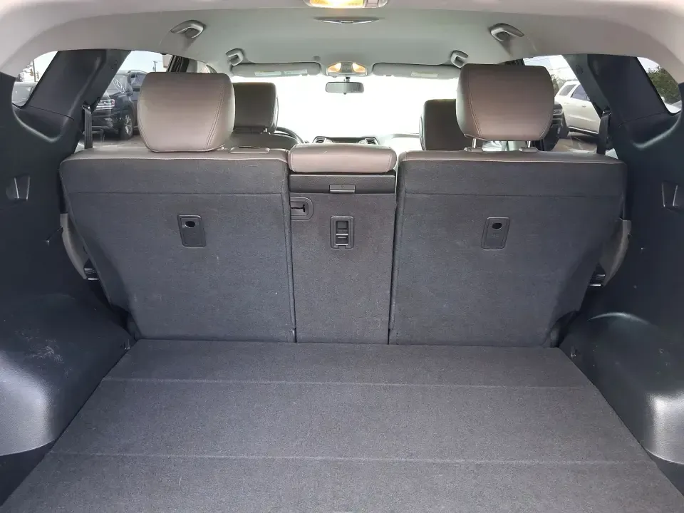 2015 Hyundai Santa Fe 2.4L (5XYZU3LB1FG) with an Theta II 2.4L I-4 gasoline direct injection engine, 6-Speed Automatic transmission, located at 1099 N County Rd 25A, Troy, OH, 45373, (937) 908-9800, 40.057079, -84.212883 - Pack up the kids for a weekend at Treasure Island Park, load the cooler for a day on the Great Miami River, or settle into a comfortable daily commute down I75-this 2015 Hyundai Santa Fe 2.4L is the kind of practical SUV that fits real life in Troy. With confident road manners, flexible cargo space, - Photo#12