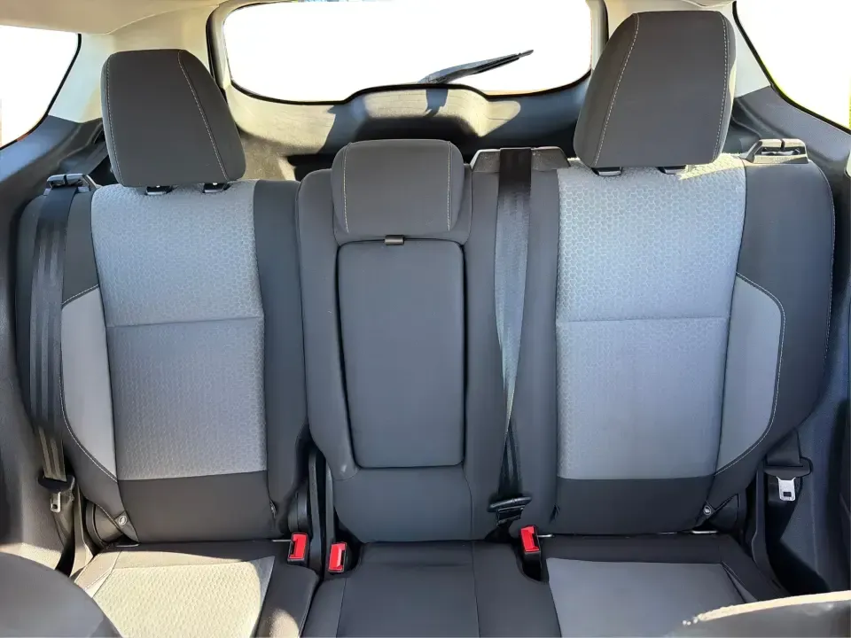 2018 Ford Escape SE (1FMCU0GD6JU) with an 1.5L L4 DOHC 16V engine, 6A transmission, located at 4508 South Dixie Dr, Moraine, OH, 45439, (937) 908-9800, 39.689976, -84.218452 - Pack up the kids, load the groceries, or point the nose toward a weekend getaway-this 2018 Ford Escape SE is the kind of compact SUV that fits real life in Moraine. With a comfortable cabin, smart tech, and easy-to-park size, it's ideal for long commutes up I75, quick errands along South Dixie Dr, o - Photo#14