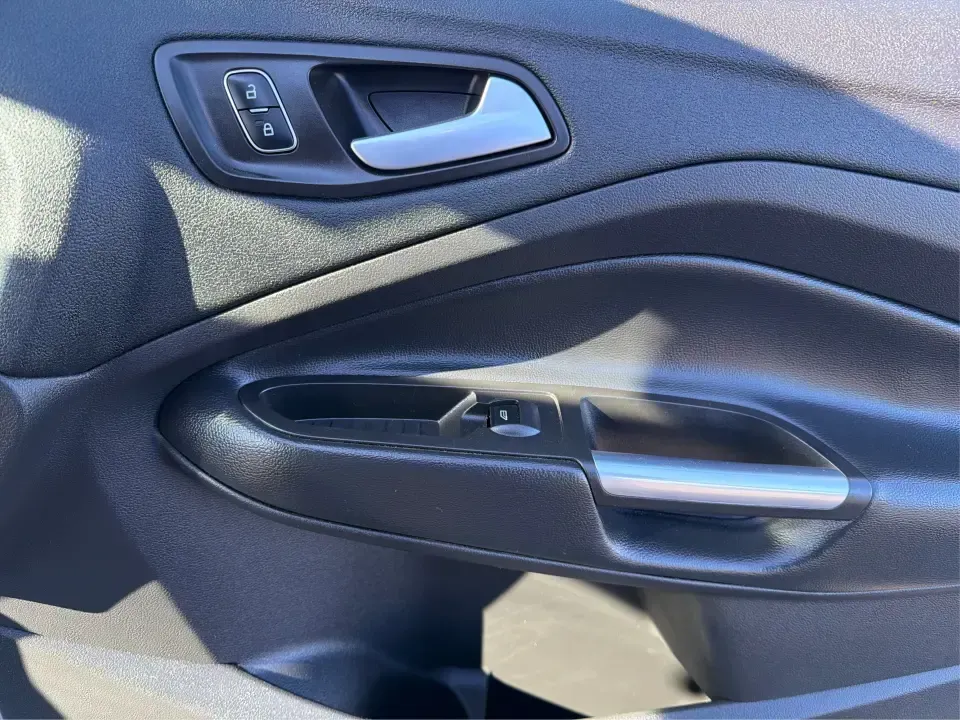 2018 Ford Escape SE (1FMCU0GD6JU) with an 1.5L L4 DOHC 16V engine, 6A transmission, located at 4508 South Dixie Dr, Moraine, OH, 45439, (937) 908-9800, 39.689976, -84.218452 - Pack up the kids, load the groceries, or point the nose toward a weekend getaway-this 2018 Ford Escape SE is the kind of compact SUV that fits real life in Moraine. With a comfortable cabin, smart tech, and easy-to-park size, it's ideal for long commutes up I75, quick errands along South Dixie Dr, o - Photo#20