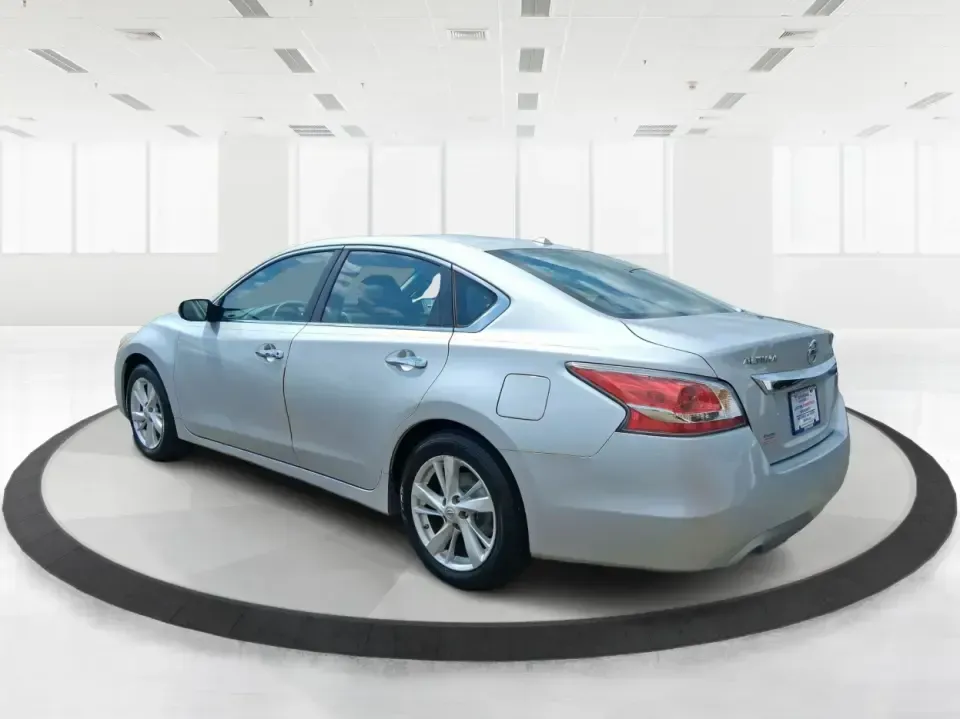 2015 Nissan Altima 2.5 SV (1N4AL3AP6FC) with an 2.5L I-4 DOHC engine, Continuously Variable Transmission transmission, located at 401 Woodman Dr, Riverside, OH, 45431, (937) 908-9800, 39.760899, -84.123421 - Picture your next week: an easy I-675 commute, a comfortable school drop-off run, and a spontaneous weekend drive to Carillon Historical Park or along the Mad River-without driving something oversized or expensive to fuel. This **2015 Nissan Altima 2.5 SV** is the kind of practical, confidence-build - Photo#4
