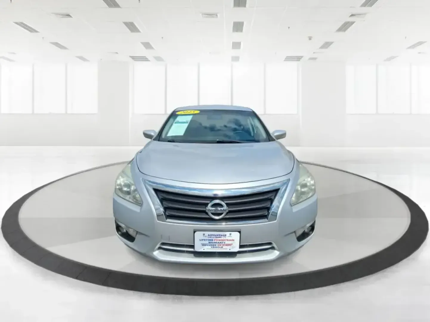 2015 Nissan Altima 2.5 SV (1N4AL3AP6FC) with an 2.5L I-4 DOHC engine, Continuously Variable Transmission transmission, located at 401 Woodman Dr, Riverside, OH, 45431, (937) 908-9800, 39.760899, -84.123421 - Picture your next week: an easy I-675 commute, a comfortable school drop-off run, and a spontaneous weekend drive to Carillon Historical Park or along the Mad River-without driving something oversized or expensive to fuel. This **2015 Nissan Altima 2.5 SV** is the kind of practical, confidence-build - Photo#7
