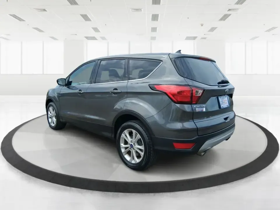 2019 Ford Escape SE (1FMCU0GD6KU) with an 1.5L L4 DOHC 16V engine, 6A transmission, located at 401 Woodman Dr, Riverside, OH, 45431, (937) 908-9800, 39.760899, -84.123421 - Weekday commutes down Woodman Dr, school drop-offs, and weekend getaways to Carillon Historical Park or a quick run up I675-this 2019 Ford Escape SE is the kind of SUV that fits real life in Riverside, Ohio. With its easy-to-park size, confident road manners, and versatile cargo space, it's a smart - Photo#4