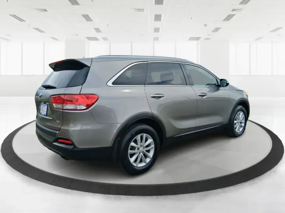 2017 Kia Sorento 2.4L LX (5XYPG4A30HG) with an 2.4L I-4 gasoline direct injection engine, 6A transmission, located at 401 Woodman Dr, Riverside, OH, 45431, (937) 908-9800, 39.760899, -84.123421 - Picture your next weekend: the family packed up for a day at Carillon Historical Park, groceries loaded after a quick stop near The Greene, and plenty of room left for sports gear or a stroller-without feeling like you're driving something bulky. This 2017 Kia Sorento LX is built for real life in th - Photo#2
